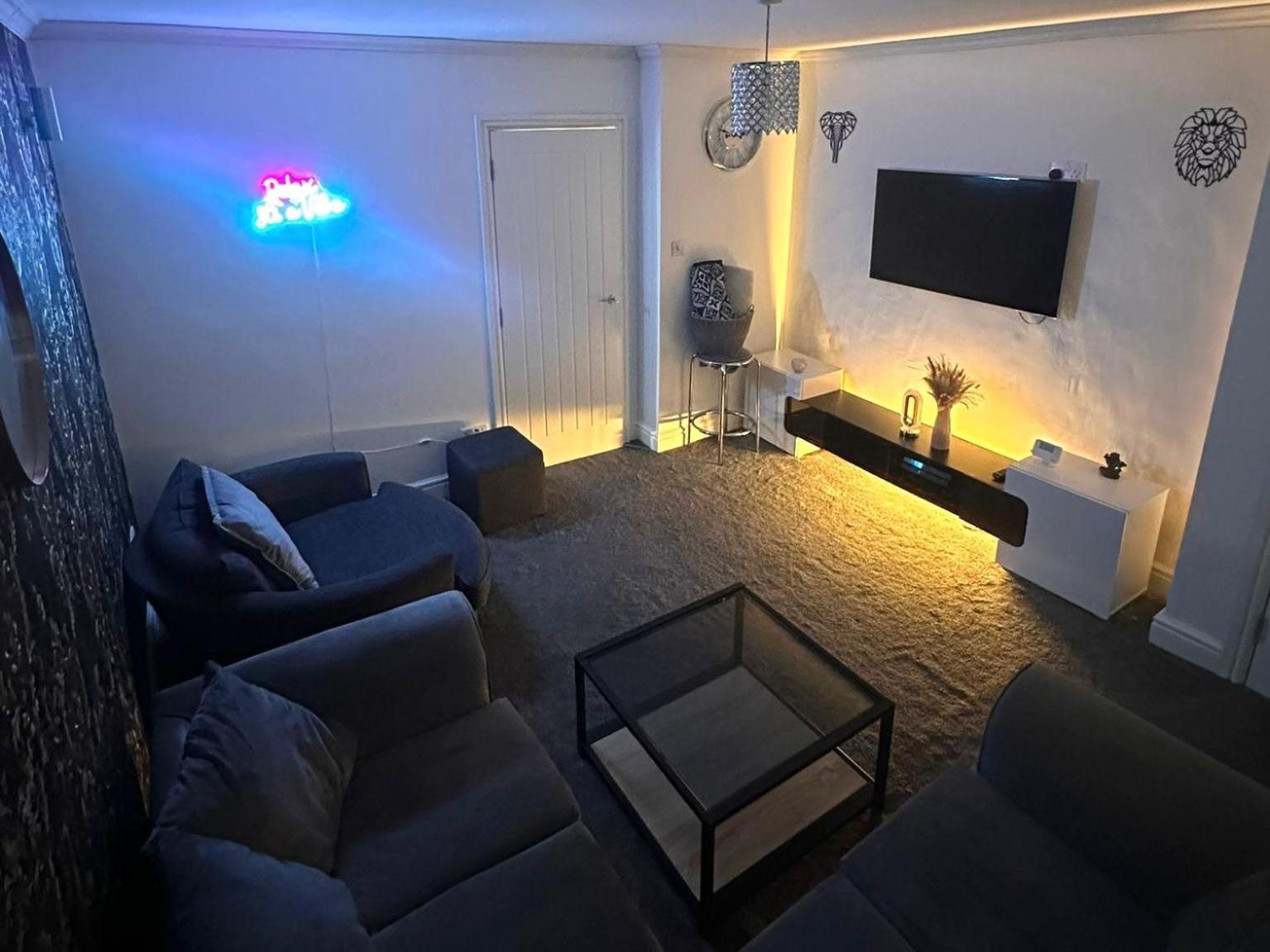 The Hideaway * Bradford (West Yorkshire)